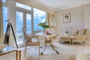 Sengetøy i egyptisk bomull, sengetøy av topp kvalitet og safe på rommet