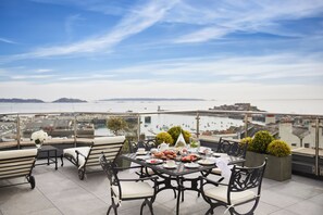 ผ้าปูที่นอนฝ้ายอียิปต์, เครื่องนอนระดับพรีเมียม, ตู้นิรภัยในห้องพัก