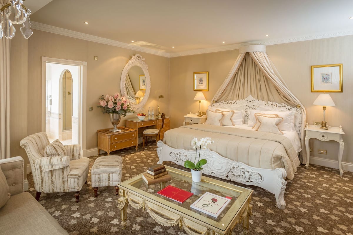 Chambre Deluxe, 1 trÚs grand lit | Draps en coton égyptien, literie de qualité supérieure