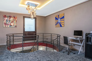 Coin salon dans le hall
