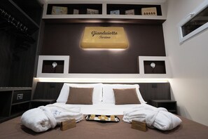 Superior Double Room (Sogno Gianduiotto) - Hotel Plaza Torino (Turin)