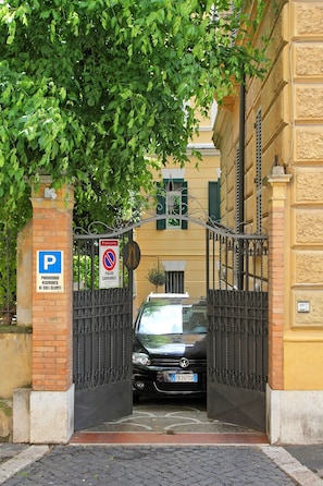 Self parking (EUR 15 per day)