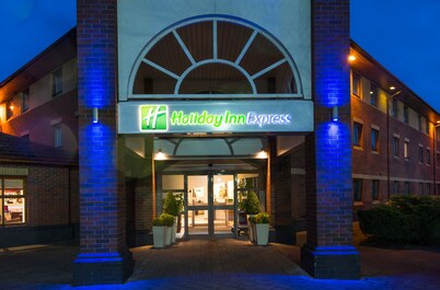 Holiday Inn Express Warwick - Stratford-upon-Avon by IHG