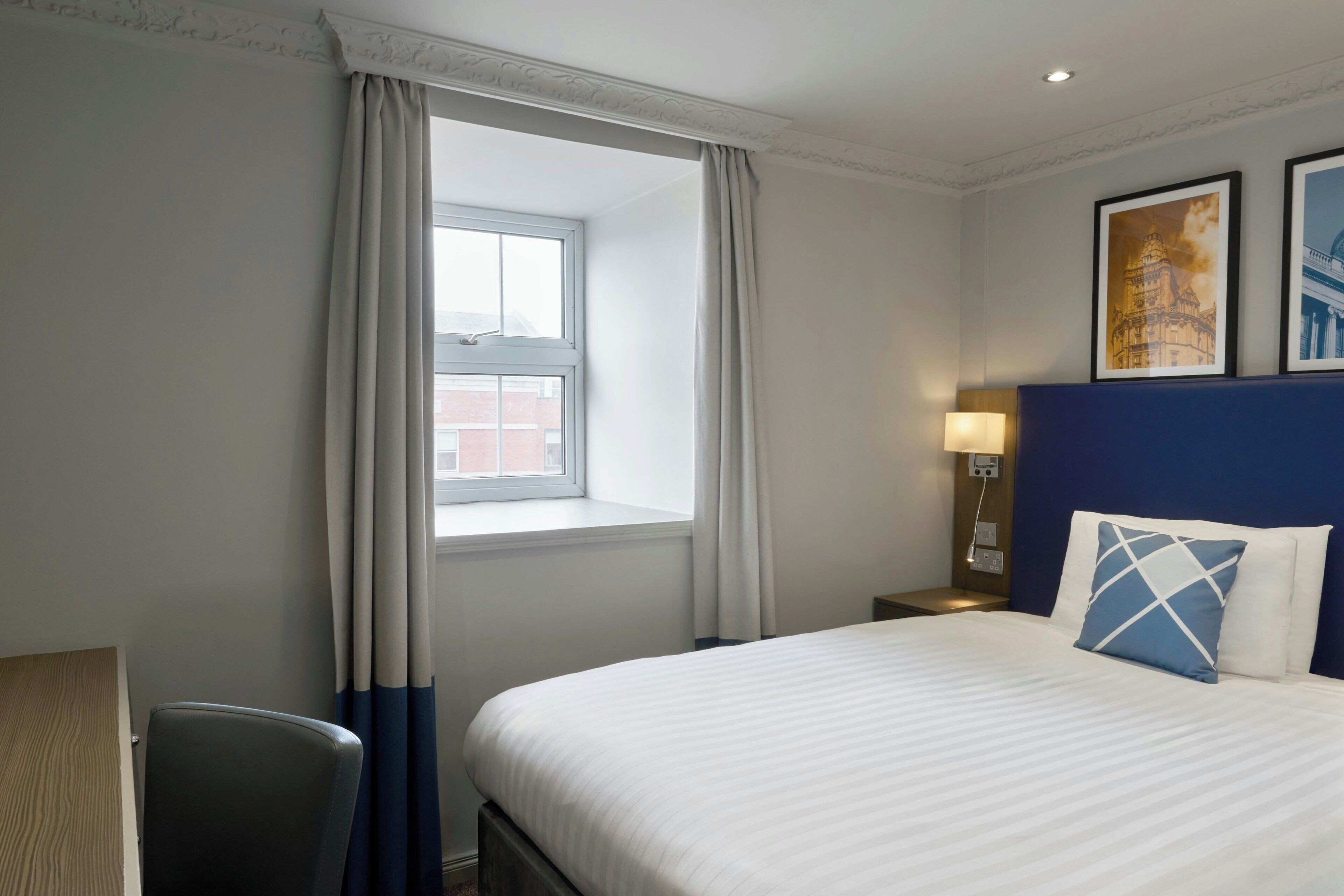 Room, 1 Double Bed | Hypo-allergenic bedding available, desk, laptop workspace