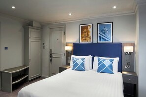 Hypo-allergenic bedding, desk, laptop workspace, iron/ironing board - Four Points Flex by Sheraton Nottingham (Nottingham)