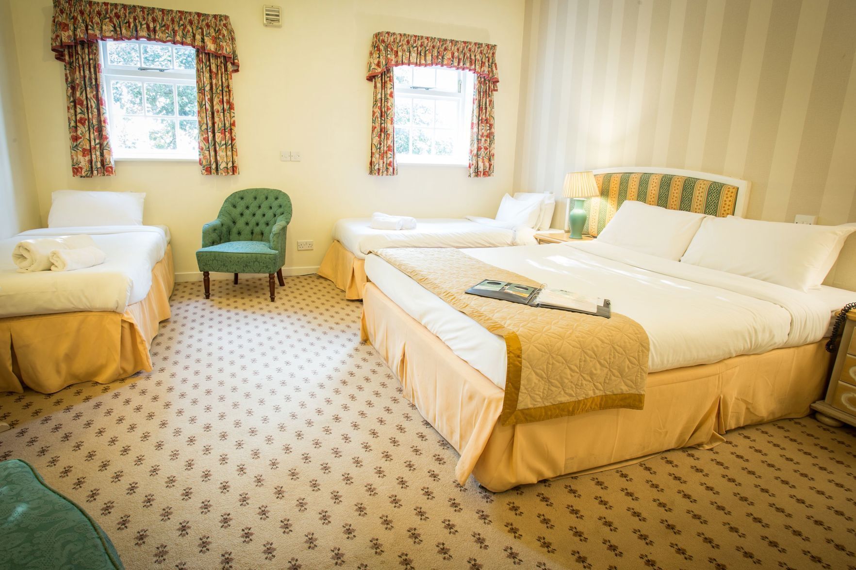 Individually decorated, individually furnished, desk, soundproofing