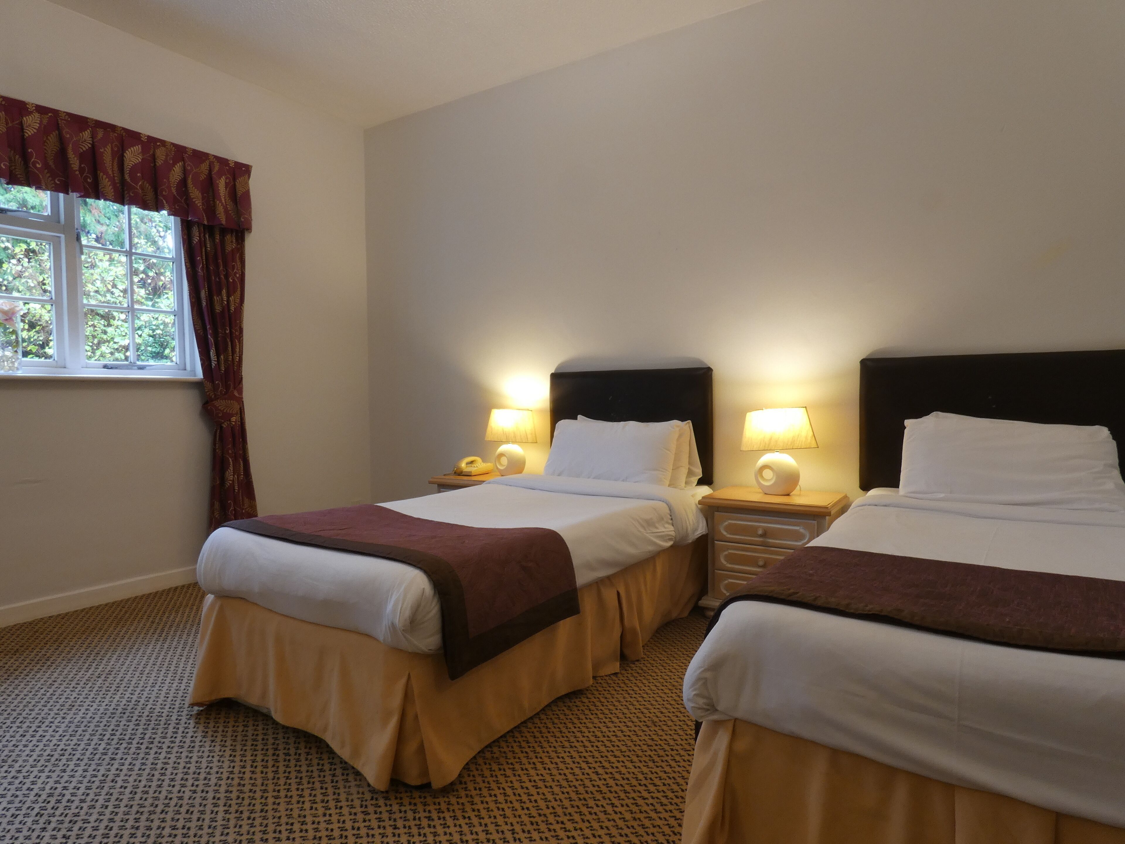 Individually decorated, individually furnished, desk, soundproofing