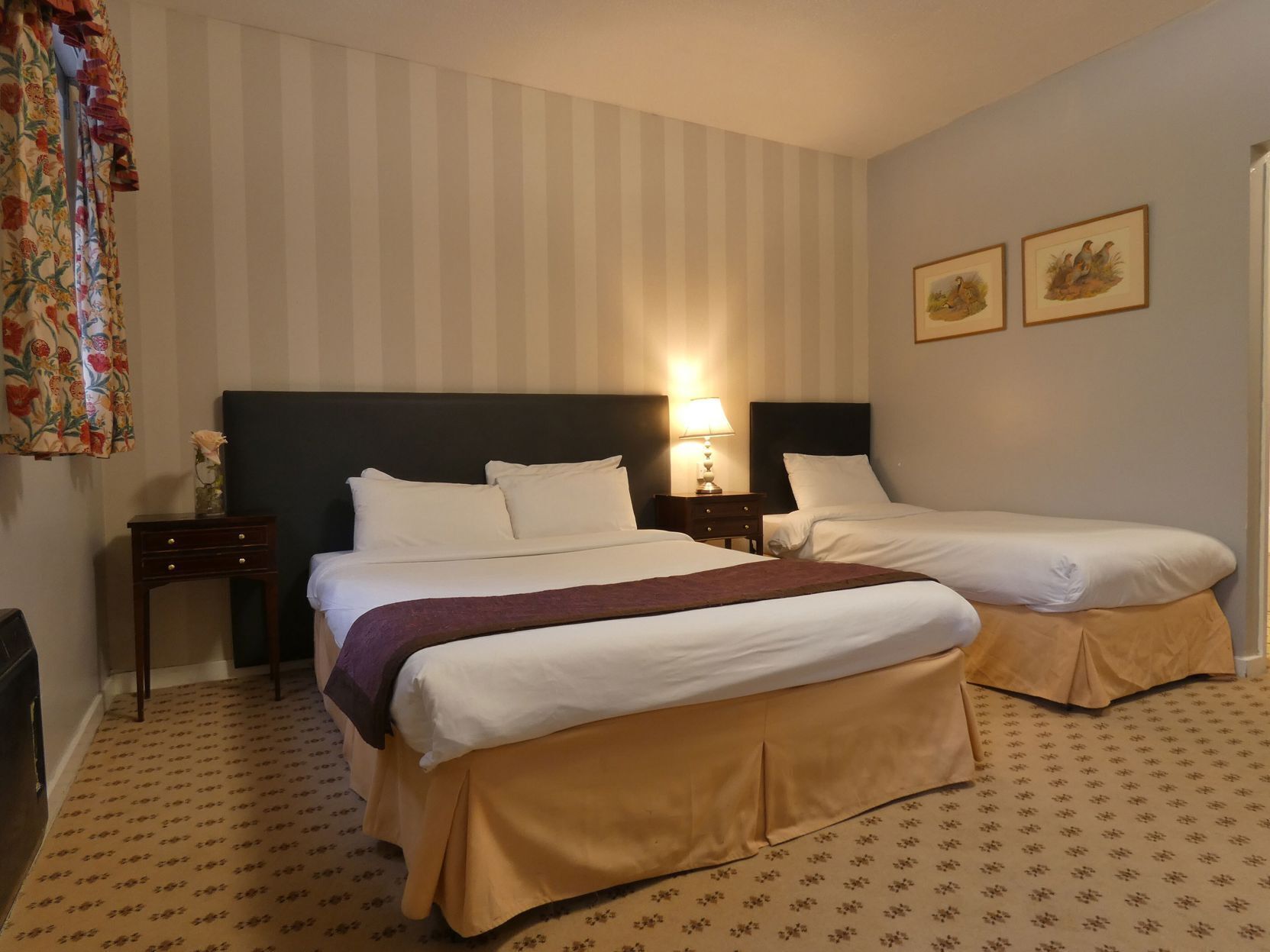 Individually decorated, individually furnished, desk, soundproofing