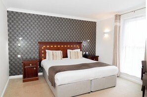 Classic Double Room | Desk, iron/ironing board, cots/infant beds, rollaway beds - Manor of Groves Hotel, Golf & Health Club (Sawbridgeworth)