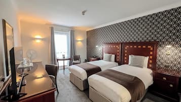 Classic Twin Room | Desk, iron/ironing board, cots/infant beds, rollaway beds