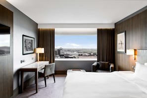 Premium Room (Runway View) | Hypo-allergenic bedding, in-room safe, desk, laptop workspace