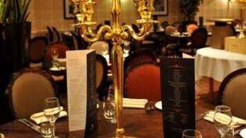 2 restaurants, Italian cuisine