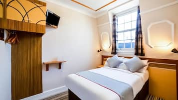 In-room safe, soundproofing, free WiFi, bed sheets