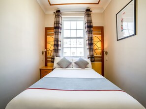 Standard Double Room | In-room safe, soundproofing, free WiFi, bed sheets