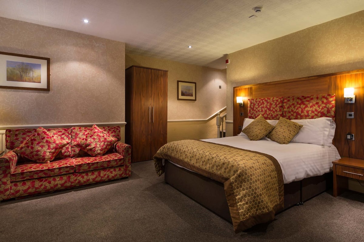 Superior Double Room | Iron/ironing board, free WiFi, bed sheets