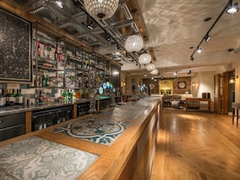 Bar (en el alojamiento)