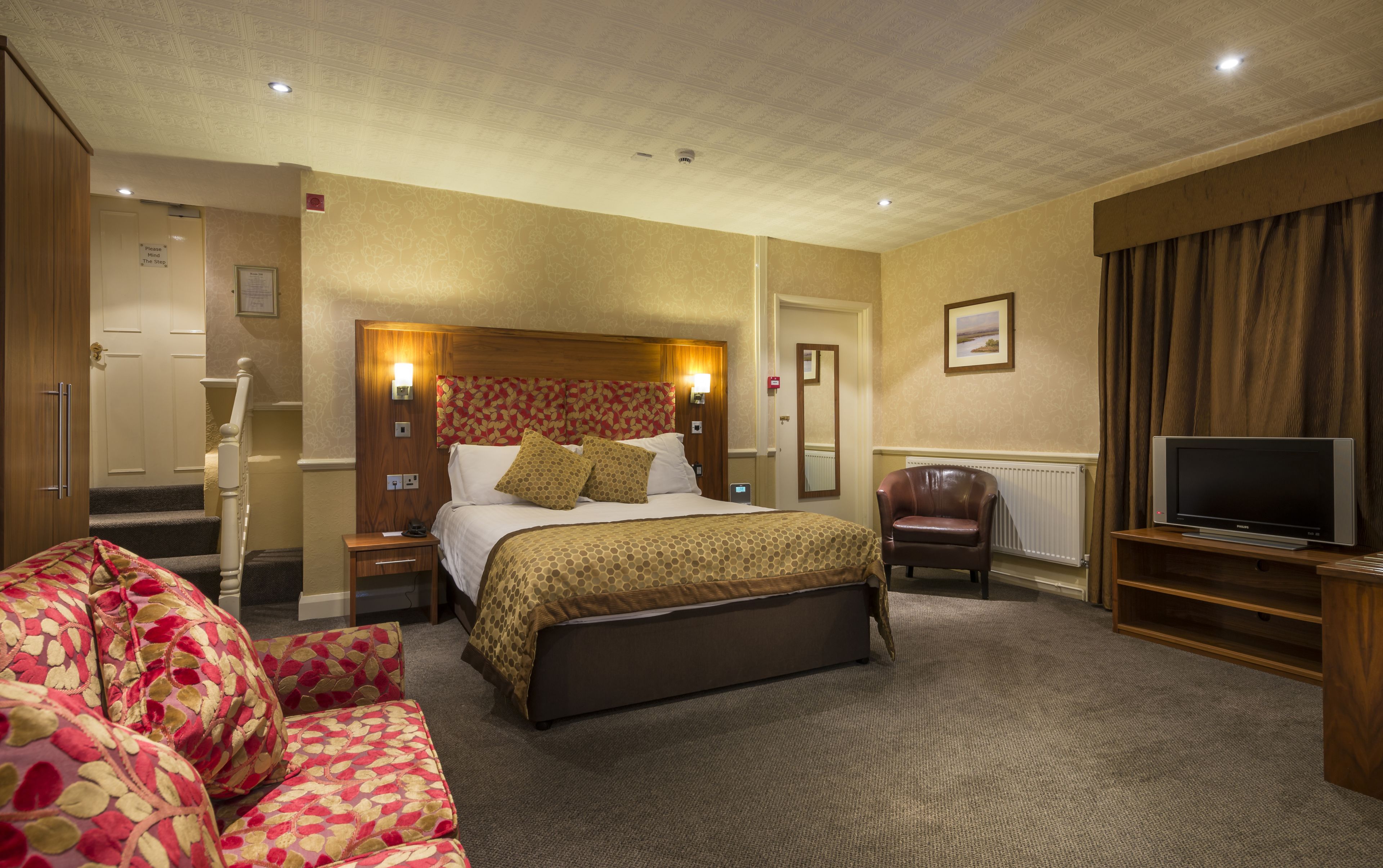 superior double room | iron/ironing board, free wifi, bed sheets