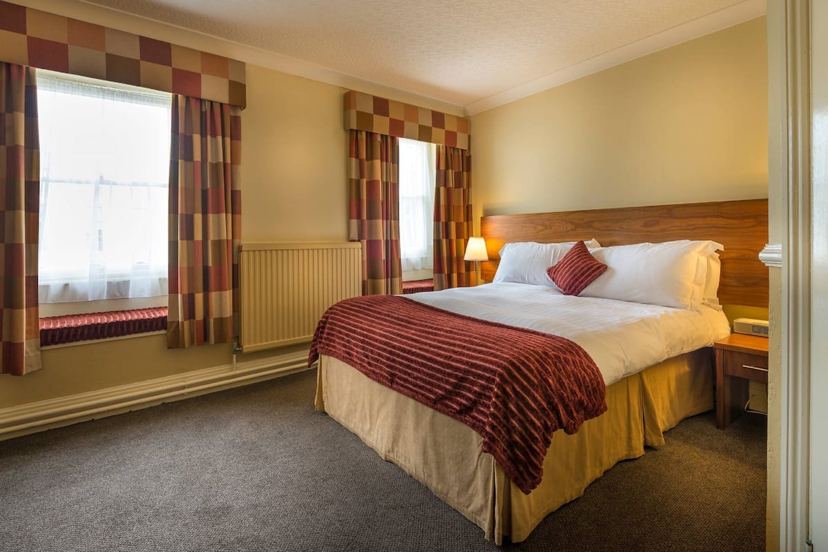 Classic Single Room | Iron/ironing board, free WiFi, bed sheets