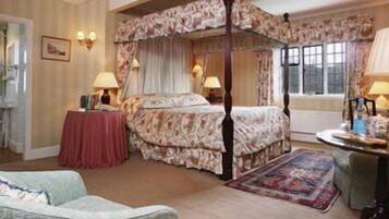 Ropa de cama de alta calidad y colchones con acolchado adicional