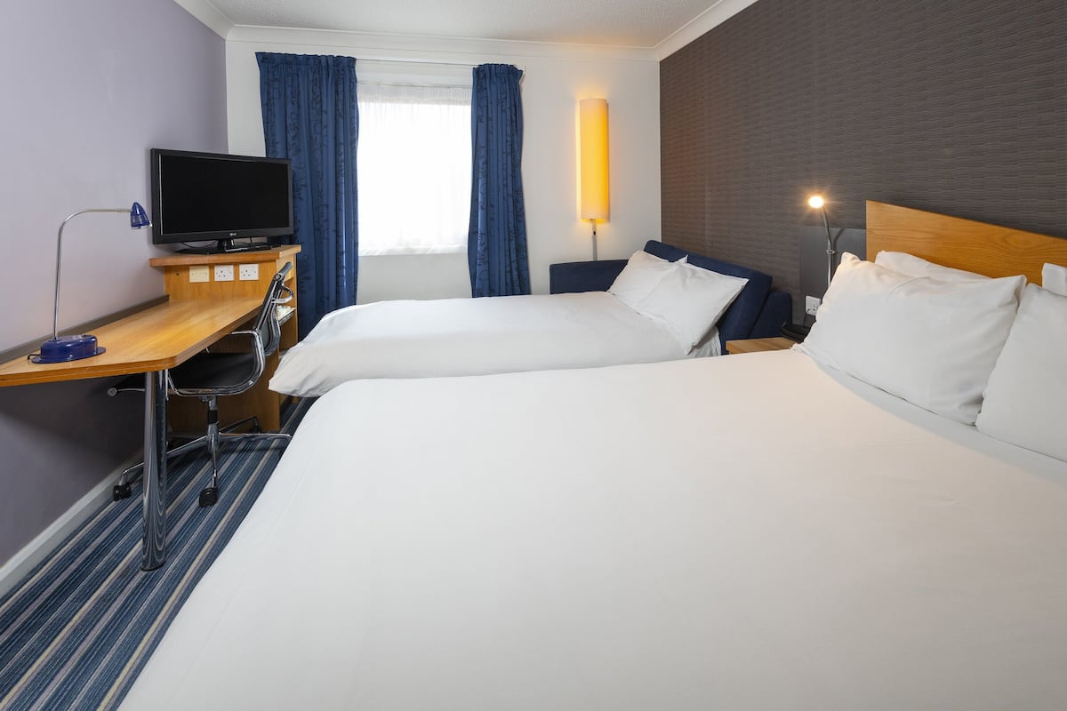 standard room, 1 double bed with sofa bed (with free hot breakfast) | room amenity