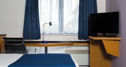 Holiday Inn Express Stafford, an IHG Hotel
