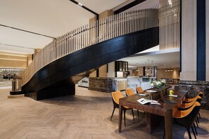 4 bars/lounges, pub - Sheraton Nanjing Kingsley Hotel & Towers (Nanjing)