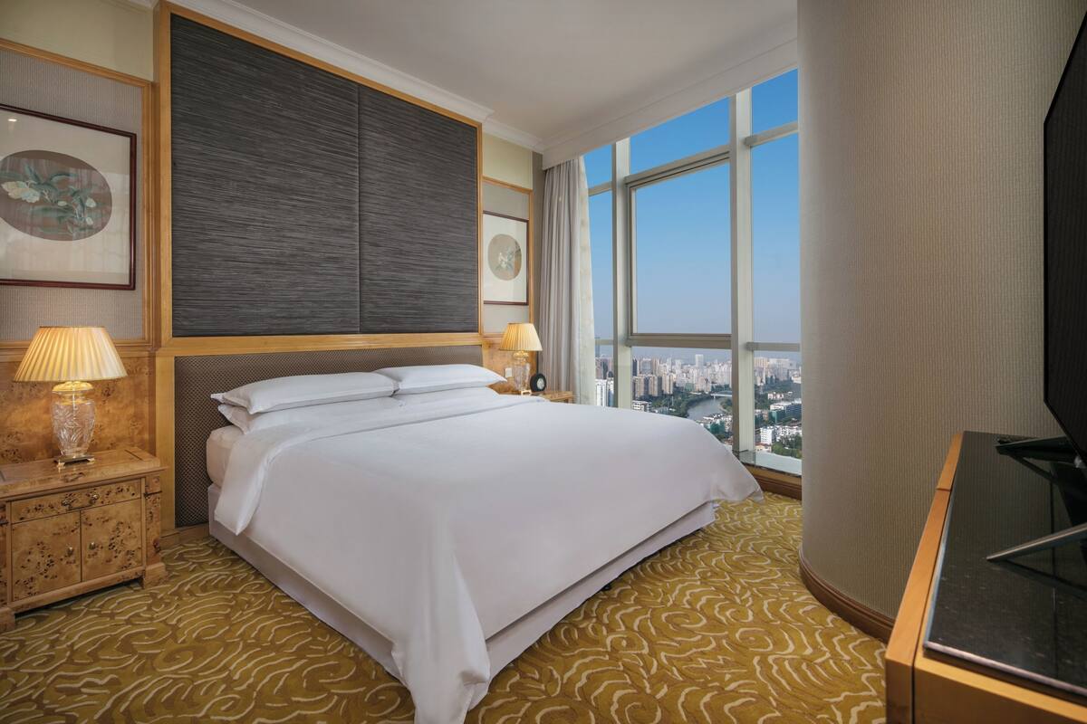 President Room, Tower Lounge access level, 2 Bedroom Presidential Suite, 2 King, City view | 1 bedroom, premium bedding, down duvets, minibar