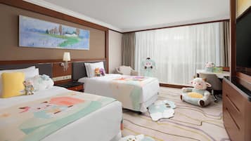 Phòng dành cho gia đình, 2 giường đơn, cao tầng | 1 phòng ngủ, bộ đồ giường cao cấp, chăn bông, minibar