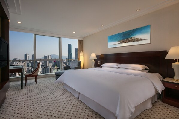 1 bedroom, premium bedding, down comforters, minibar