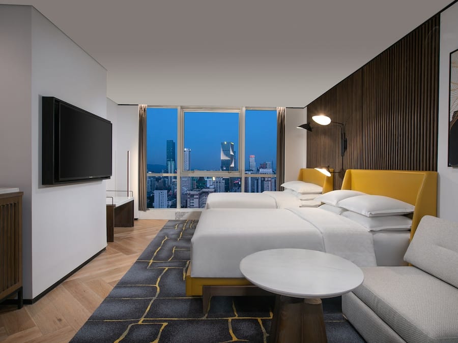 1 bedroom, premium bedding, down comforters, minibar