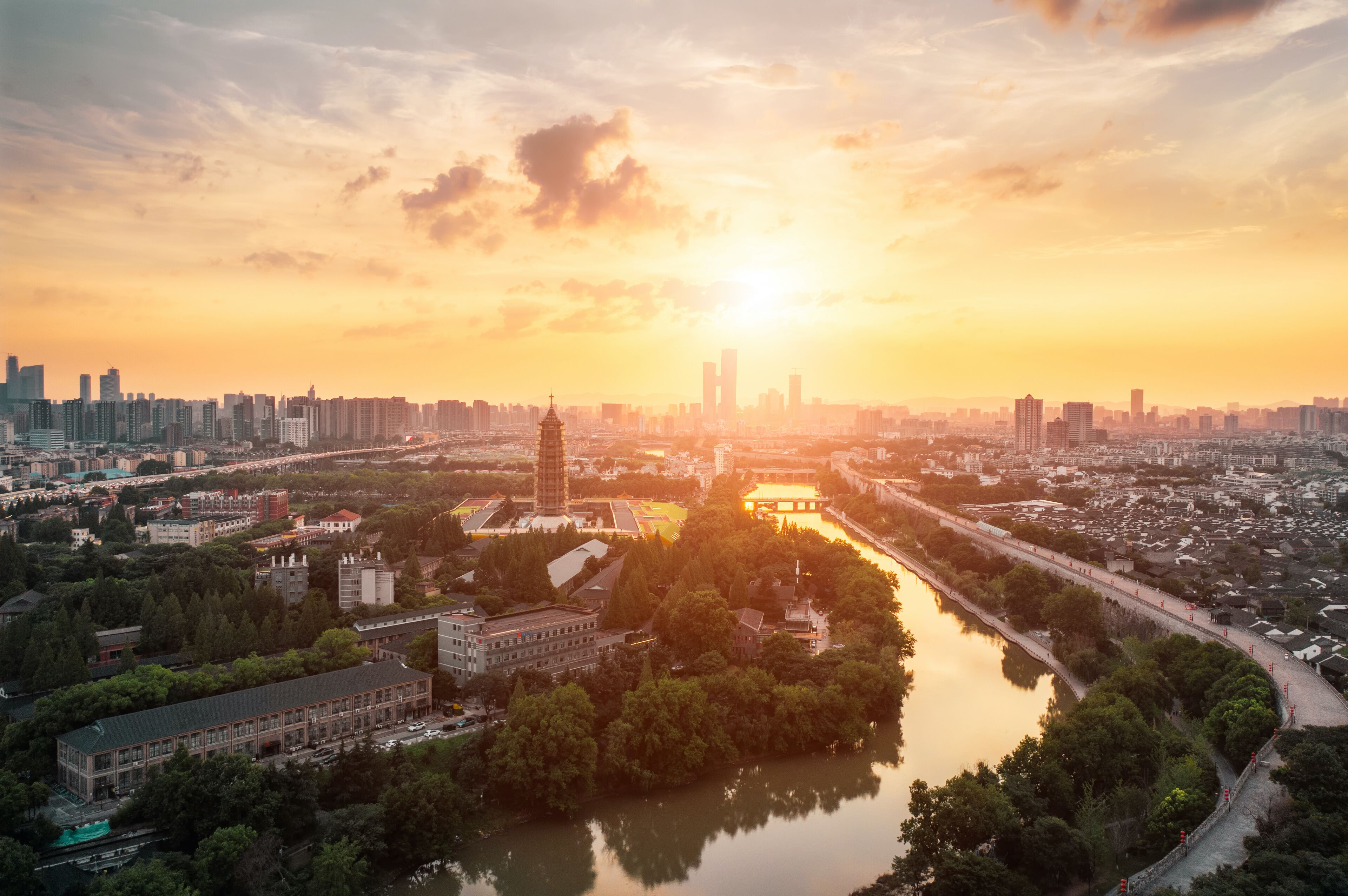 room, multiple beds, tower (city view) | view from room