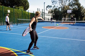 Tennis court - Merton Hotel (St. Saviour)