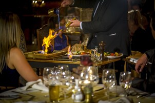 2 restaurantes, se sirve cena