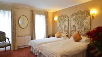 Standard Twin Room | In-room safe, individually decorated, individually furnished