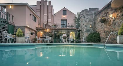 Revere Hotel