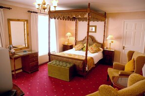 Caja de seguridad en la habitación y decoración personalizada 