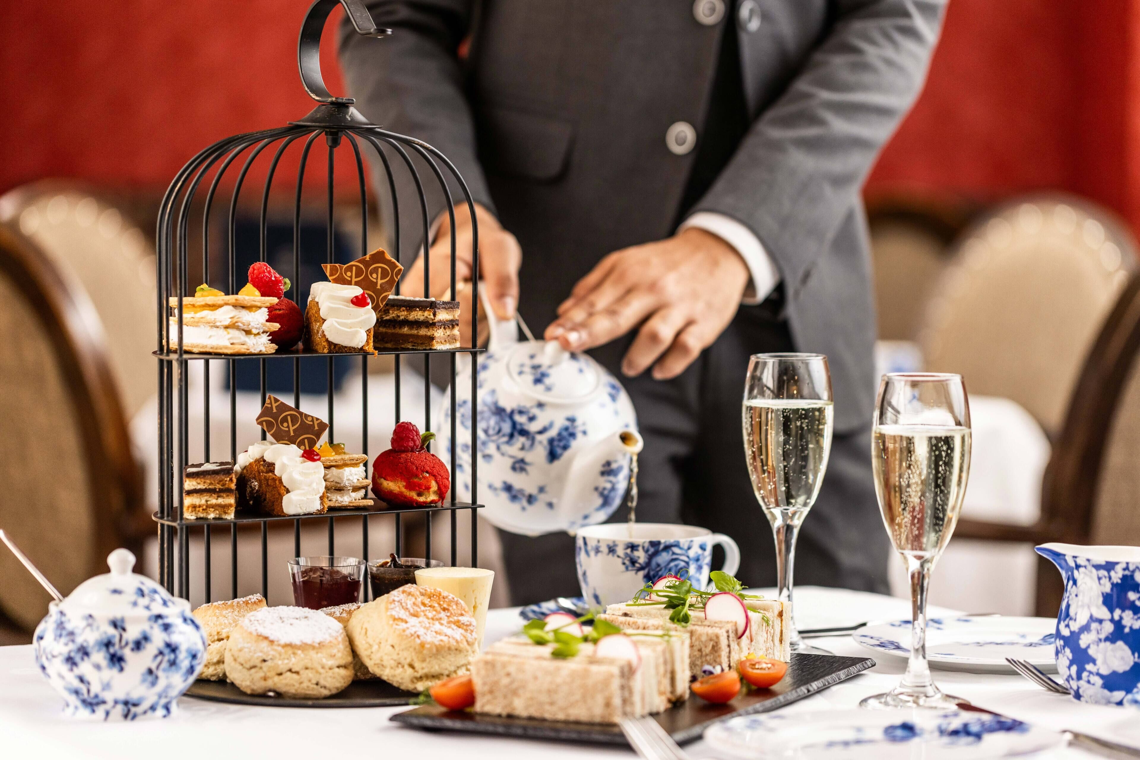 breakfast, lunch and dinner served