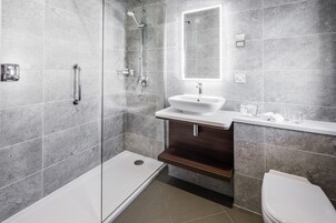 Executive Double Room | In-room safe, desk, iron/ironing board, free WiFi