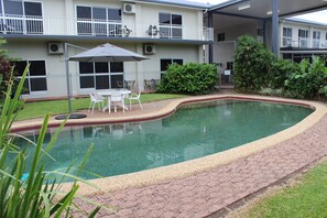 Outdoor pool - Barrier Reef Motel (Mighell)
