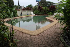 Kolam renang outdoor