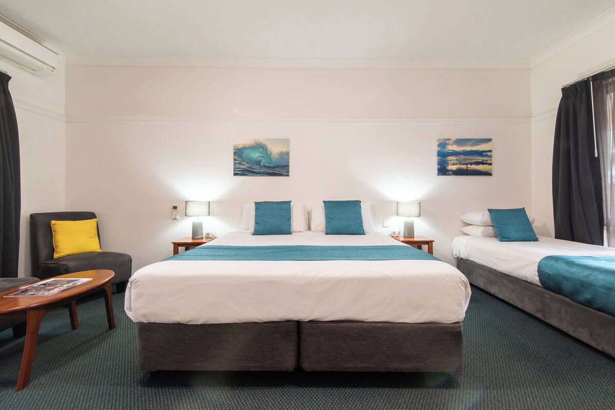 king single | 1 bedroom, in-room safe, desk, laptop workspace