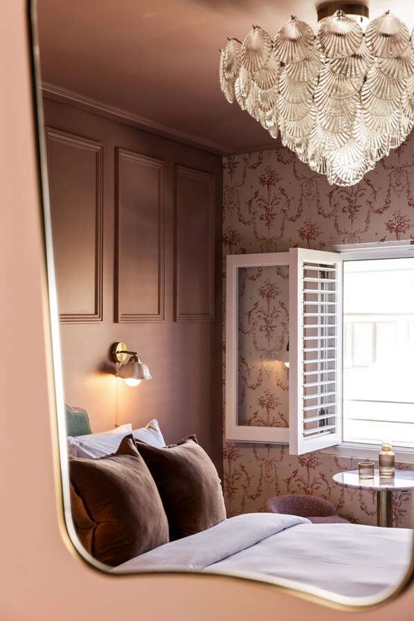 1 bedroom, premium bedding, minibar, desk