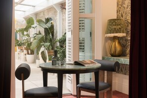 Velvet Suite | Terrace/patio