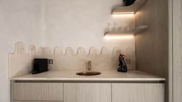 1 bedroom, premium bedding, minibar, desk
