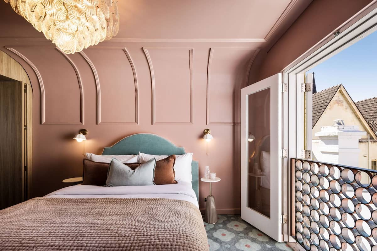 1 chambre, literie de qualité supérieure, minibar, bureau