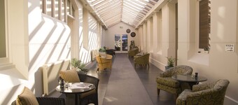 Ansonia on Lydiard Hotel
