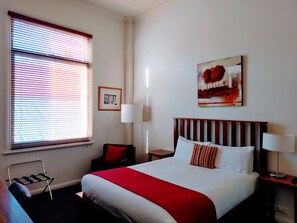 Budget Studio Room (first floor accessible by stairs only)  | Individually furnished, iron/ironing board, free WiFi, bed sheets - Ansonia on Lydiard Hotel (Ballarat)
