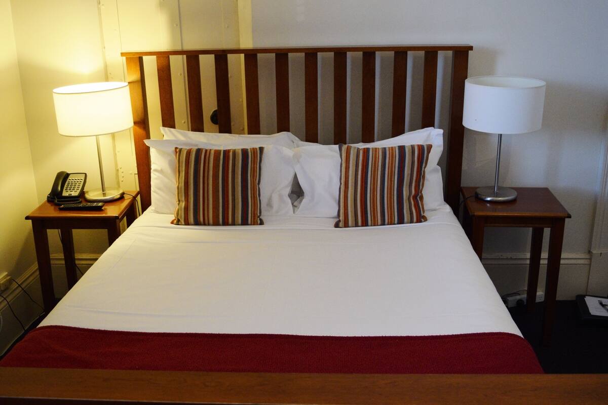 Iron/ironing board, WiFi (free), alarm clocks, individually furnished