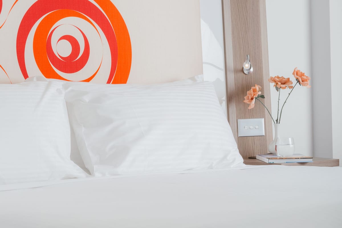 junior suite, 1 king bed (spa) | premium bedding, in-room safe, desk, blackout curtains