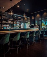 供应早餐和晚餐